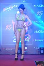 Model walk the ramp at Miss Maxim Bikini show in Mumbai on 15th Sept 2013 (236).JPG